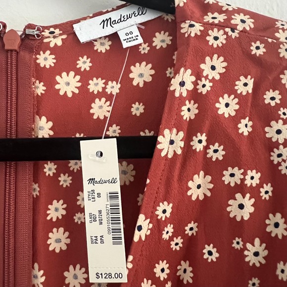 NEW Madewell Wrap-Front Romper in Orange Daisy Print - Picture 5 of 6